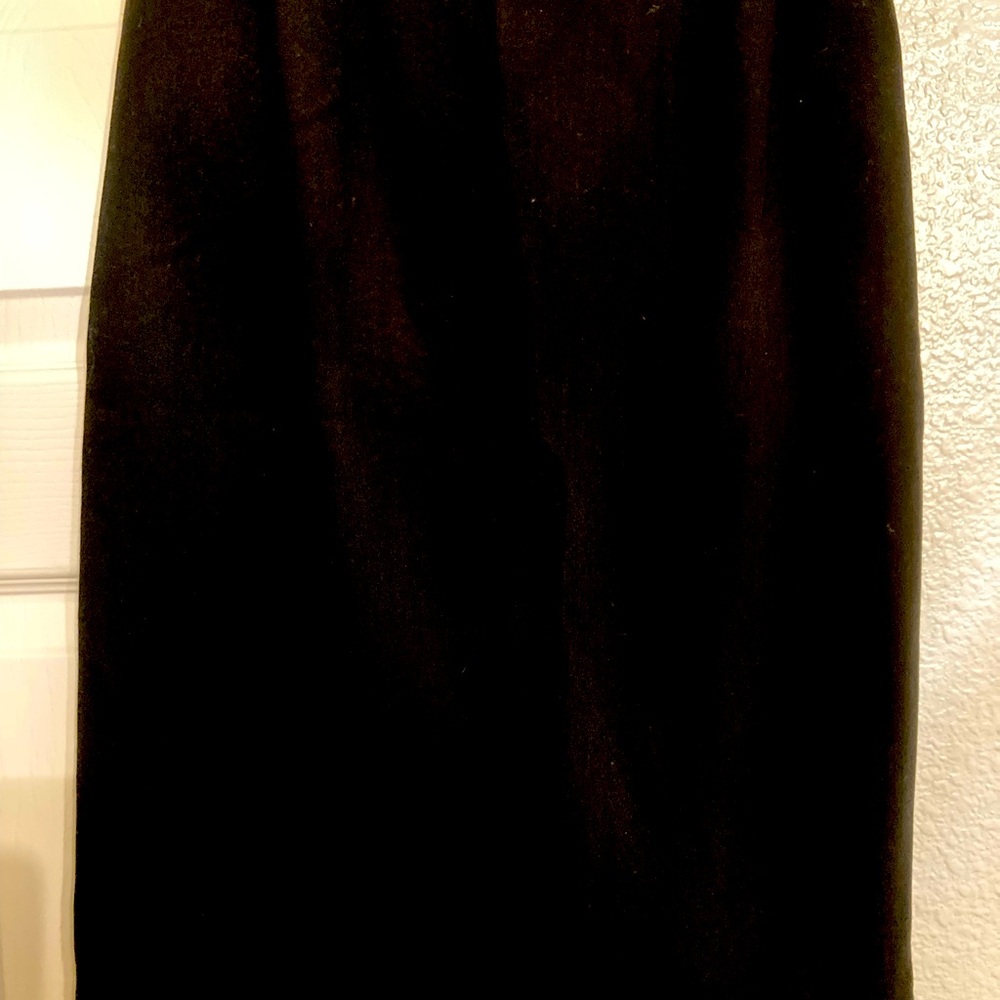 Black dress skirt lined 133/4 waist